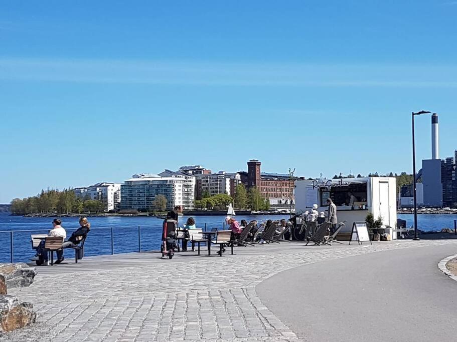 Upea Kaksio Naesijaerven Rannalla Tampere Esterno foto